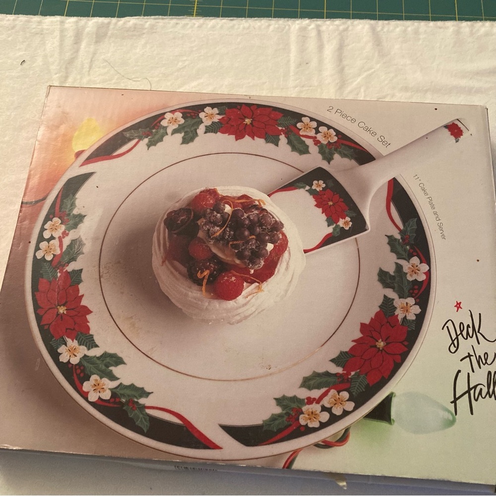New in Box” Deck The Halls” Pattern 11” Cake Plate & Server Christmas Holiday